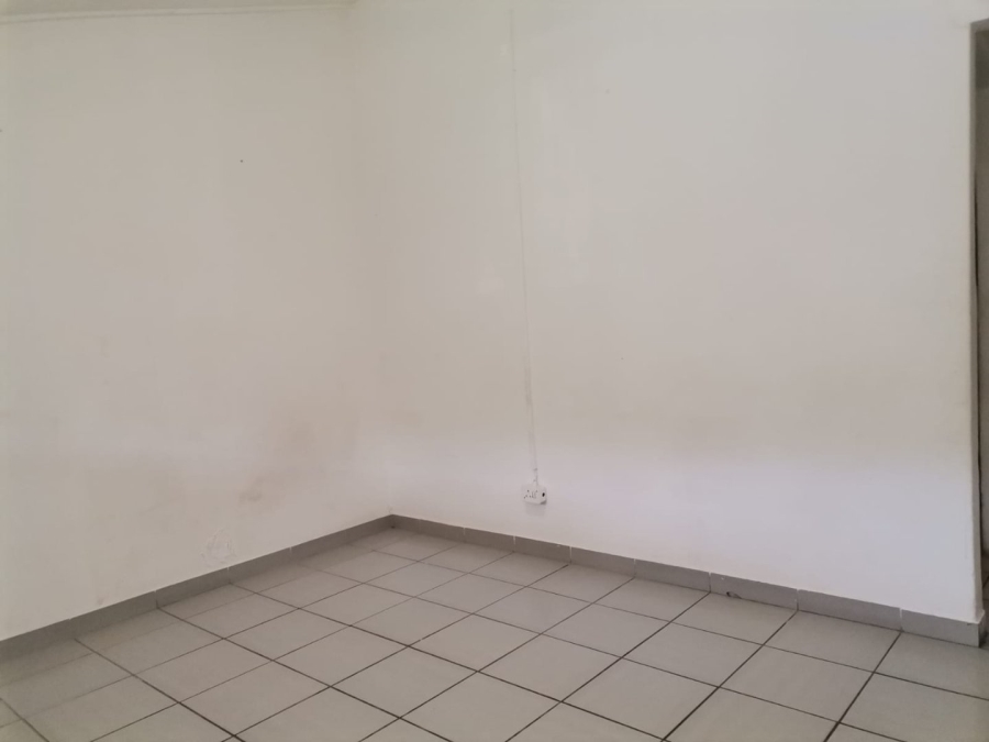 To Let 2 Bedroom Property for Rent in Heideveld Western Cape
